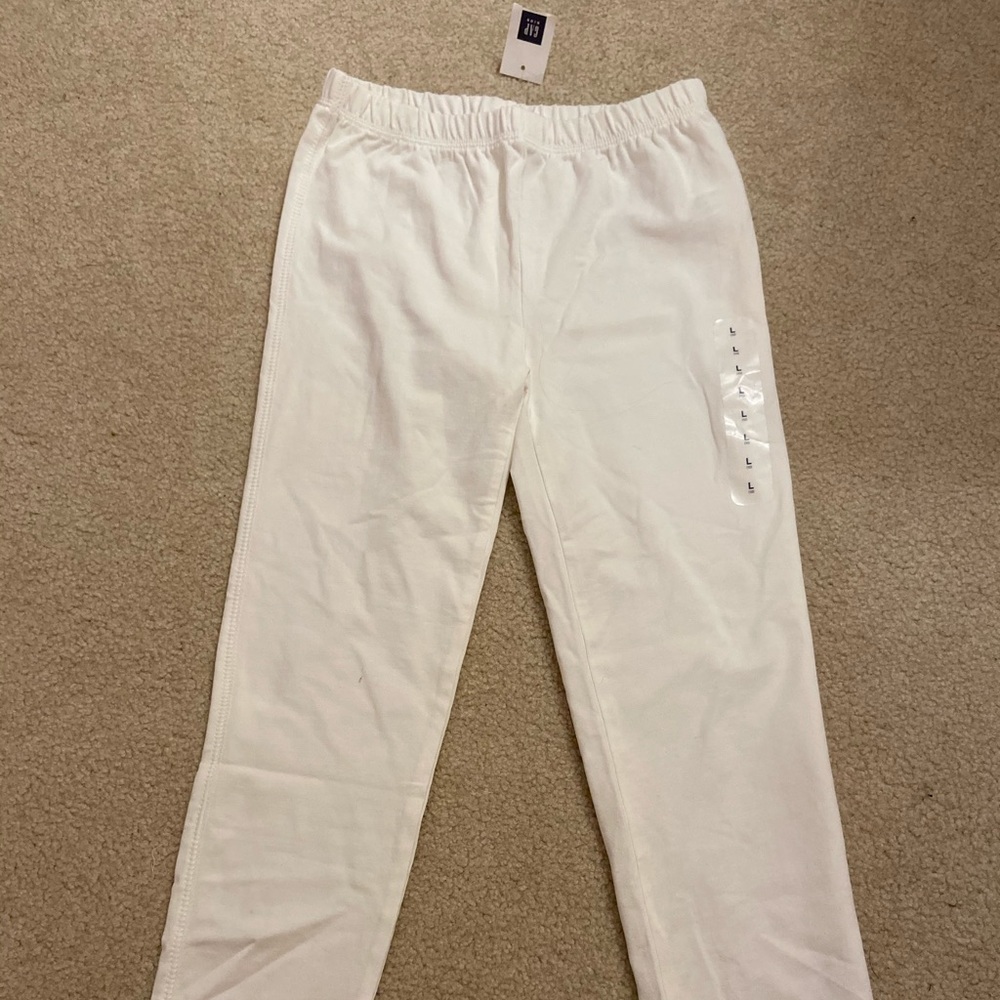White leggings with lace trim